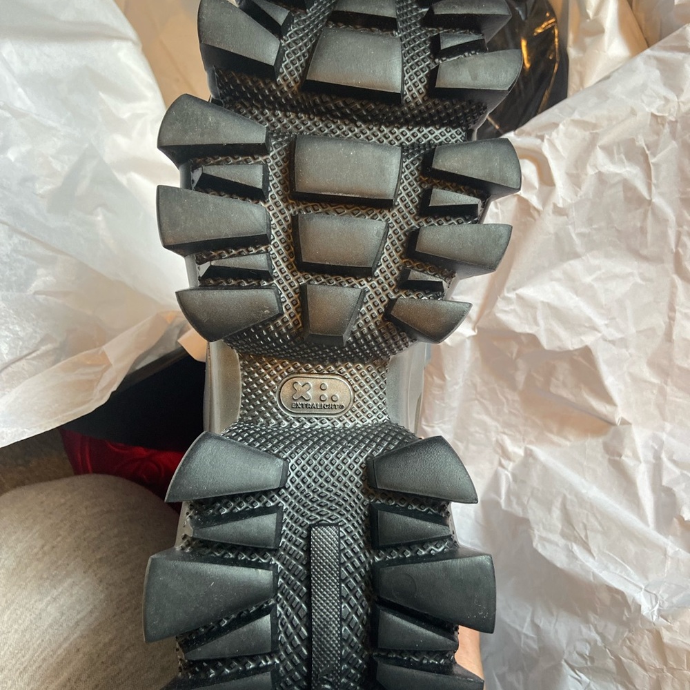 PRADA CLOUDBUST - Picture 3 of 10